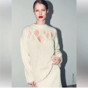 Zara Off White RIPPED OVERSIZED KNIT SWEATER Size Large